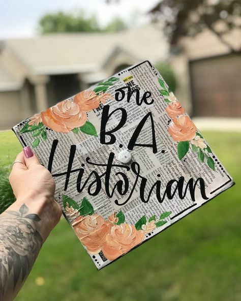 History Grad Cap, History Major Graduation Cap, History Graduation Cap, Graduation Shoot Ideas, Graduation Board, Creative Graduation Caps, Graduation Boards, College Grad Cap Ideas, Graduation Shoot