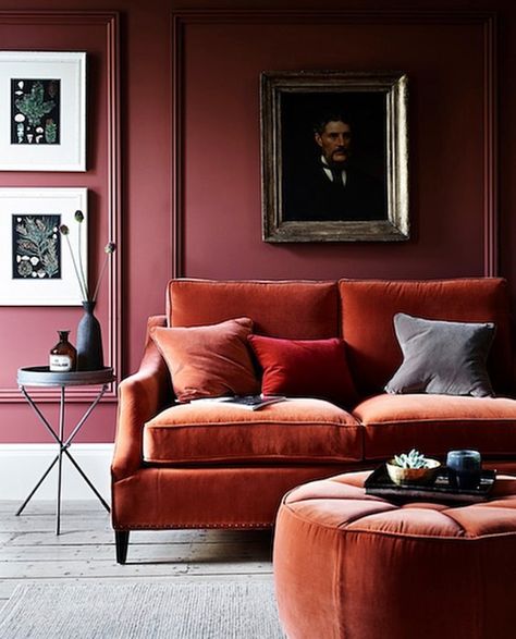 Orange, persimmon velvet with dark red brick/burgundy walls.  Via solid and pattern Burgundy Room, Burgundy Walls, Red Living, Living Room Red, Dark Walls, Design Del Prodotto, Hotel Decor, Red Walls, Interior Trend