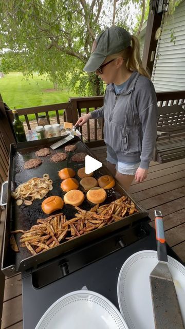 BlueWaterHome on Instagram: "Best thing ive ever made on the Blackstone 👌🏼 #smashburgers #turkeyburger #blackstone #blackstonegriddle #blackstonegriddlecooking #blackstonerecipies #Dinnerldeas #Summer #summer2024 #grilling #backyardvibes #backyardgrilling #paradise #blackstonegrill #blackstonedinner" Burgers On The Blackstone, Summer Meals On The Blackstone, Fries On The Blackstone, Blackstone Grill Videos, Burgers On Blackstone Griddle, Black Stone Grill, Smashburgers On Blackstone, Blackstone Videos, Camping Blackstone Recipes