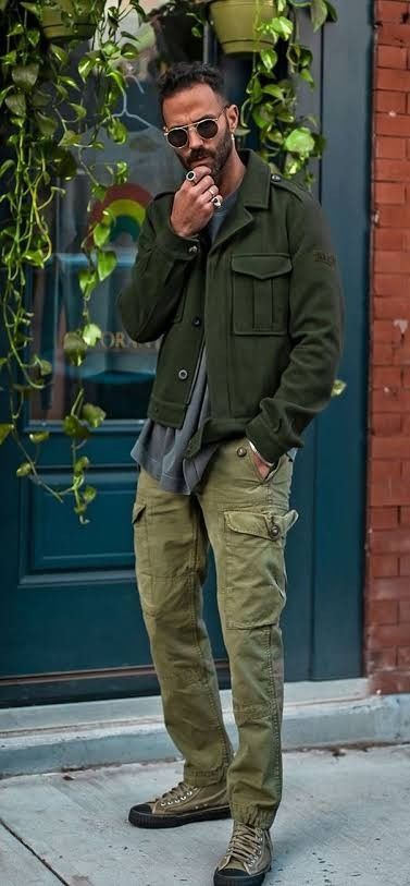 Olive green outfit idea for men Mens Cargo Pants Outfit Street Style, Green Cargo Pants Outfit Men, Cargo Pants Men Outfit, Mens Cargo Pants Outfit, Olive Cargo Pants Outfit, Brown Cargo Pants Outfit, Green Cargo Pants Outfit, Cargo Pants Outfit Men, Olive Green Cargo Pants