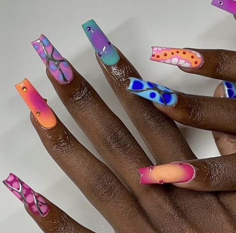 Colorful Airbrush Nails, Rave Nails Acrylic, Crazy Acrylic Nails Designs, Airbrush Acrylic Nails, Rave Nails Designs, Pink Nails 2023, Short Acrylic Nail Ideas, Futuristic Nails, Wallpaper Highlights