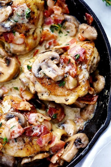 Recipe With Chicken Thighs, Recipe With Chicken, Bacon Mushroom, Thyme Chicken, Bacon Stuffed Mushrooms, Resep Diet, God Mat, Chicken Thigh Recipes, Ketogenic Recipes