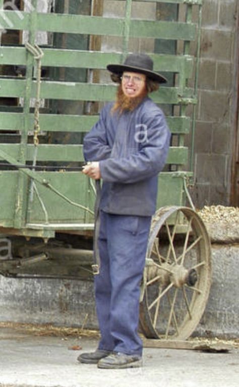 Amish Men, People Of The World, Facial Hair, Simple Life, Cowboy Hats, Facial, Hair