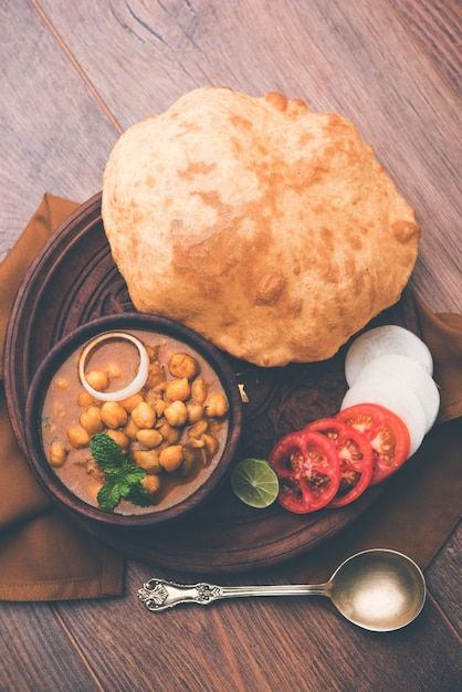 Chole Bhature Recipe, Bhature Recipe, Chickpea Masala, Pea Curry, Restaurant Indian, Chole Bhature, Chole Masala, Recipe Step By Step, Chick Pea