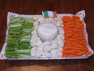 St Pattys Party, St Patricks Food, Irish Theme, Irish Party, Vegetable Tray, St Patricks Day Food, Tray Ideas, Irish Flag, Saint Patties