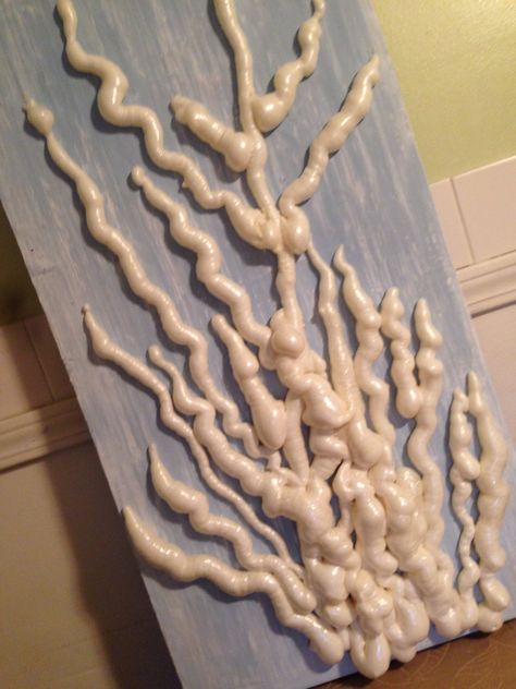 Instant wall art using spray foam!   Cool stuff!:) Spray Foam Art, Styrofoam Wall Art, Foam Board Diy, Diy Harry Potter Crafts, Foam Diy, Styrofoam Crafts, Foam Carving, Huge Wall Art, Spray Insulation