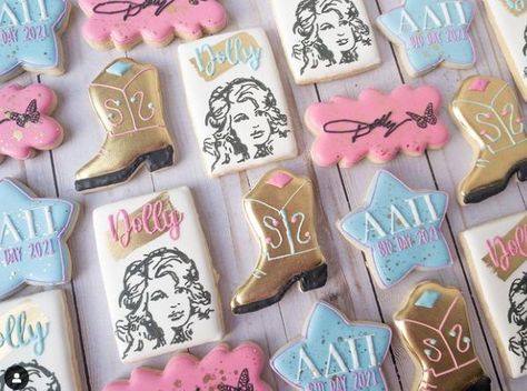 Dolly Parton Birthday, Cow Cakes, Cowgirl Birthday Party, Bday Party Theme, 26th Birthday, Sweet Sixteen Parties, Cowgirl Birthday, It S My Birthday, Cowgirl Party