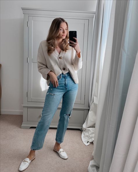 Shop Vintage Slim High Ankle Jeans and other curated products on LTK, the easiest way to shop everything from your favorite creators. Straight Leg Outfits, Slim Straight Jeans Outfit, High Ankle Jeans, Straight Leg Jeans Outfits, Straight Jeans Outfit, Legs Outfit, Outfits Mom, Jeans Outfits, Slim Straight Jeans