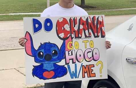 hawaiian-inspired homecoming poster idea Stitch Homecoming Proposal, Hoco Posters For Guys, Disney Homecoming, Homecoming Poster, Homecoming Poster Ideas, Senior 25, Cute Promposals, Prom Posters, Homecoming Posters