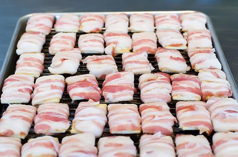 by Ree Drummond / The Pioneer Woman, via Flickr Holiday Bacon Appetizers, Horderves Appetizers, The Pioneer Woman Cooks, Devilled Eggs Recipe Best, Snacks Ideas, Bacon Appetizers, Cold Meat, Meat Snacks, Deviled Eggs Recipe