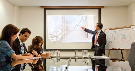 Tips for meetings Business Pitch Presentation, Presentation Skills Training, Pitch Presentation, Sales Presentation, College Job, Effective Presentation, Make A Presentation, Business Pitch, Contract Management