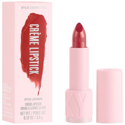 Treat your pout to the ultimate moisture fix and pop of colour with the Crème Lipstick from Kylie Cosmetics.  Starring a silky, butter-like texture, this lip sensation glides seamlessly to soften and nourish, while leaving a smooth glaze of satin pigment in its wake. What’s more, the lightweight, non-sticky formula helps to lock in up to eight hours of hydration to encourage a visibly plump appearance. Kylie Beauty, Kylie Lipstick, Kylie Lips, Batons Matte, Creme Lipstick, It Cosmetics, Drunk Elephant, How To Line Lips, Clean Skincare