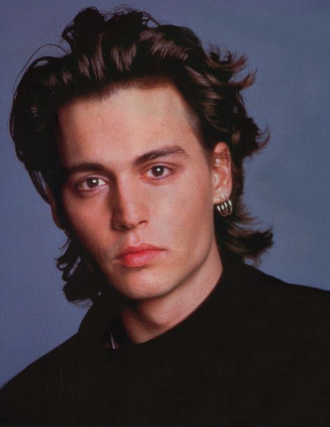 Johnny Depp 90s, Johnny Depp Hairstyle, 90s Johnny Depp, Regulus Acturus Black, Johnny Movie, Johnny Depp Wallpaper, John Depp, Johnny Depp Fans, Young Johnny Depp