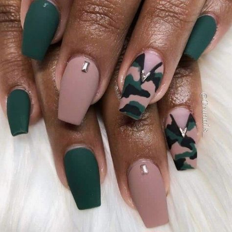 Camo Nail Art, Camo Nail Designs, Summer Nail Looks, Army Nails, Summer Nail Art Ideas, Camouflage Nails, Camo Nails, Bright Nail Art, Nail Artwork