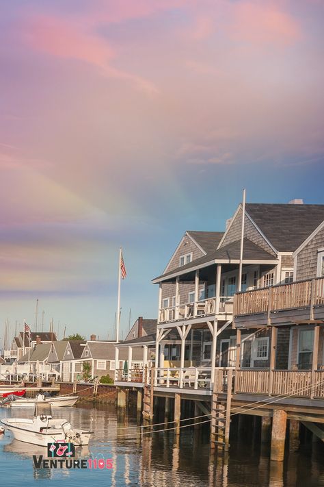 If you are visiting New England, then you have to check out this cute island! These are the most fun things to do in Nantucket on vacation! Nantucket is a scenic small town and one of the most sought-after vacation spots in New England.  Whether you choose to go for a weekend or to rent a summer home and spend the entire summer, we guarantee that you will not get tired of Nantucket. This picturesque island is a paradise for those of you who love endless sandy beaches, exploring charming ... Things To Do In Nantucket, Brant Point Lighthouse, Nantucket Summer, Parenting Photography, Seaside Cottage, Summer Home, Sandy Beaches, Beautiful Islands, Nantucket