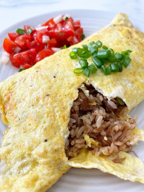 Adobo Fried Rice, Rice Omelette, Hawaiian Fried Rice, Welcome To My Kitchen, Pork Adobo, Rice Wraps, Seafood Diet, Adobo Recipe, Omelette Recipe