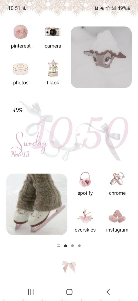 Girly Home Screen Layout, Pink Winter Homescreen, Pink And White Homescreen Layout, Coquette Wallpaper Layout, Phone Themes Winter, Coquette Home Screen Ideas, Home Screen Ideas Coquette, Home Screen Layout Iphone Winter, Pink And White Phone Theme