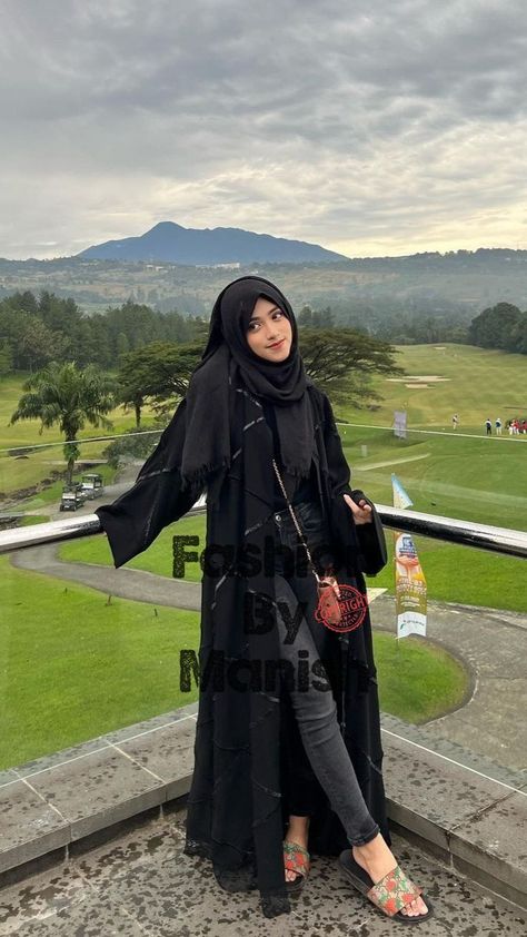 Western Hijab Look 2023 Naqab Dp, Nakab Dp, Burkha Dp, Abaya Girl, Mahira Khan, Simple Pakistani Dresses, Classy Photography, Abaya Designs, Stylish Dress Book