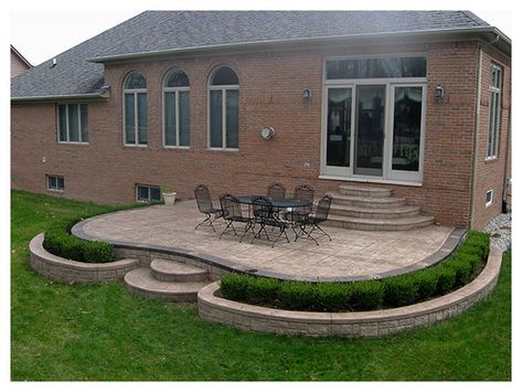 2 Level Concrete Patio Ideas, Curved Concrete Patio Shape, Two Tier Concrete Patio, Multi Level Concrete Patio Ideas, Curved Concrete Patio, Stamped Patio, Curved Patio, Colored Concrete, Decoration Beton