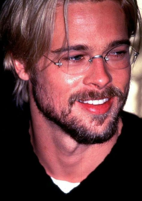 Male Movie Stars, 90s Glasses, Oliver Peoples Glasses, Mens 90s, Men's Vintage Style, Rimless Glasses, Hair Icon, Celebrity Sightings, 90s Mens