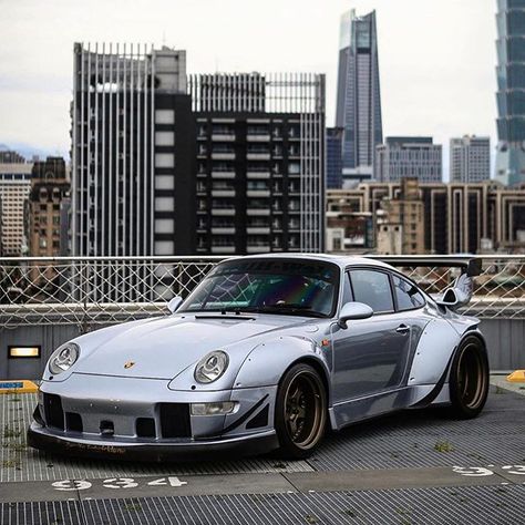 Custom Porsche, Rauh Welt, Super Fast Cars, Porsche 993, Cars 2, Classic Porsche, Porsche Cars, Tuner Cars, Dream Garage