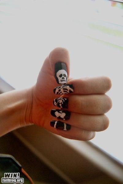 Spooky 100 - Gallery Skull Nail Art, Skull Nails, Gothic Nails, Nail Swag, Halloween Nail Designs, Halloween Nail Art, Cool Nail Designs, Fall Nail Designs, Artificial Nails