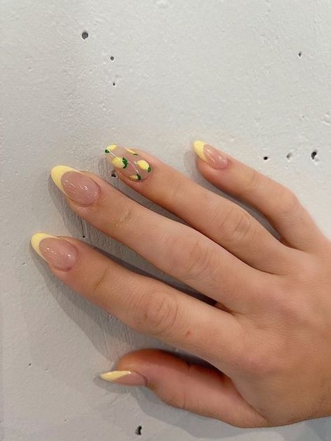 Simple Short Pastel Nails, Summer Polygel Nails Ideas, Pink Lemon Nails, May Nails Almond, Yellow And Red Nails, Spring Almond Nails Designs, Italy Inspired Nails, Italian Nails Trends, Italian Nails