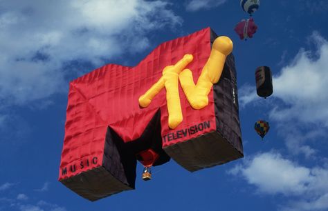 MTV Logo Balloon Video Killed The Radio Star, 1980s Tv, Mtv Logo, Mtv Music, Music Collage, Big Balloons, Hot Air Balloon Rides, Mtv Videos