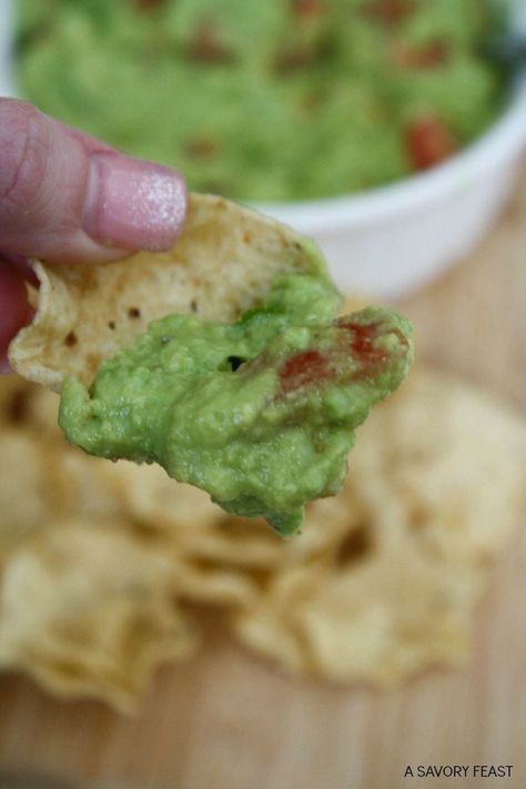 How to Make Guacamole with an Immersion Blender Immersion Blender Recipes, Recipes Avocado, How To Make Guacamole, Homemade Guacamole, Immersion Blender, Blender Recipes, Guacamole Recipe, Appetizer Dips, Vegan Paleo