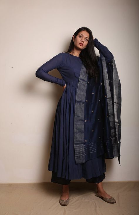 Full Sleeve Kurti Designs Latest, Full Sleeve Kurta Women, Full Sleeve Kurti Designs, Full Sleeve Kurti, Dresses Full Sleeves, Experience Letter, Long Kurta Designs, Sonic Cake, Blouse Designs High Neck