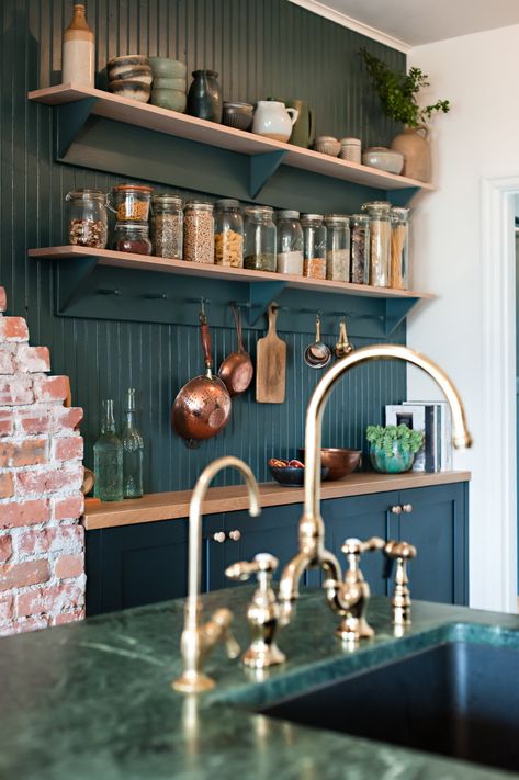 Black And Emerald Green Kitchen, Green Copper Kitchen, Copper Accents Kitchen, Green And Copper Kitchen, Blue And Copper Kitchen, Shaker Shelves, Ceramics Organization, Green And Black Kitchen, Blue And Green Kitchen