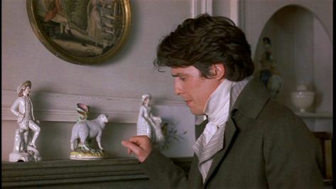 Edward Ferrars, Sense And Sensibility 1995, Running In Heels, Sense And Sensibility, Period Movies, Hugh Grant, Character And Setting, Nerd Stuff, Romance Novels