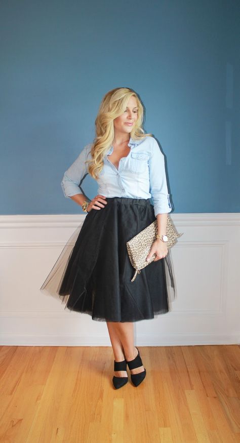 Outfitted411: Dressed Down Tulle...black tulle skirt, chambray shirt, mule heels, leopard print clutch Make A Tulle Skirt, Black Tulle Skirt Outfit, Winter Engagement Photos Outfits, Black Tulle Skirt, Tulle Skirts Outfit, Black Mule, Leopard Clutch, Dressy Outfit, Tulle Skirt Black