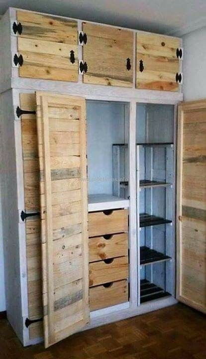 Pallet Closet, Koti Diy, Pallet Shelves, Wooden Pallet Projects, Pallet Wall, Recycled Pallets, Diy Holz, Wood Pallet Projects, Diy Pallet Projects