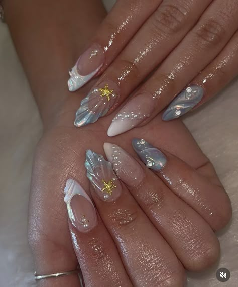 Nail Art On Almond Shape Nails, Nail Set Up, Seashell Nails, Sea Nails, Gold Envelope, Summery Nails, Mermaid Nails, Pretty Gel Nails