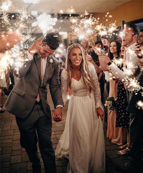 Stunning Modern Wedding Ideas — OSTTY New York Bride, Wedding Sparklers, Romantic Wedding Photos, Wedding Photos Poses, Wedding Forward, Wedding Photography Poses, Wedding Photo Inspiration, Romantic Weddings, Romantic Wedding