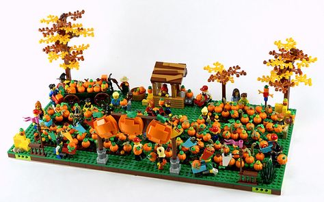 It’s gourds galore in this festive fall scene. - The Brothers Brick | The Brothers Brick Lego Pumpkin, Lego Halloween, The Great Pumpkin, Great Pumpkin, Lego Room, Cool Lego Creations, Carving Designs, Lego Projects, Cool Lego