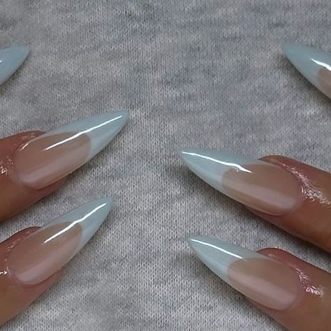 𝐒𝐊𝐘𝐄  | 𝒢𝑒𝓁 𝒳 𝒩𝒶𝒾𝓁𝓈 on Instagram: "♡ baby blue 🩵 ib @ps_nailss   ♡ length/shape: medium, stiletto  . . . . . . ♡ #nailsofinstagram #gelx #apresnails #nails #nailart #apres #nailinspo #nailsofig💅🏼 #inlandempirenails #ienailtech #explore #nailsbyskyelinh" Baby Blue Nails Stiletto, Baby Blue Stiletto Nails, Stiletto Nails Medium, Blue Cute Nails, Blue Tip Nails, Nails Baby Blue, Blue Stiletto Nails, Medium Stiletto, Baby Boomers Nails