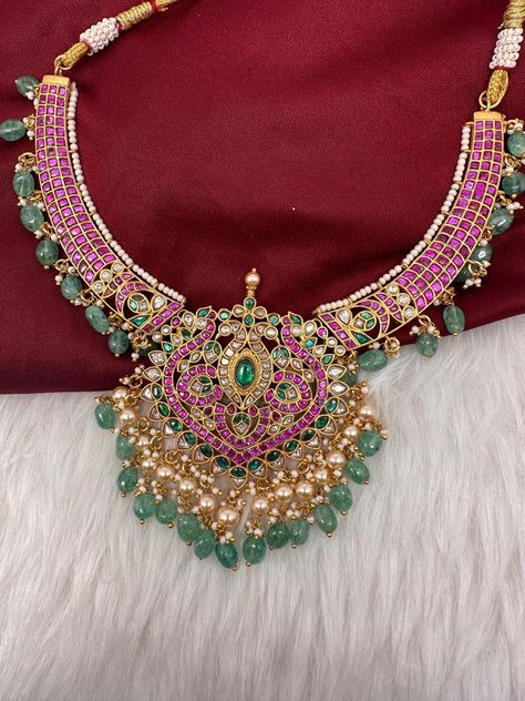 Jadau Kundan Neckline Necklace, Indian Jewelry, Pakistani Jewelry by SheetalsFabFashion on Etsy Antique Necklace Victorian, Necklace For Neckline, Jewelry Pakistani, Real Pearl Necklace, Necklace Indian, Traditional Earrings, Emerald Bead, Pakistani Jewelry, Kundan Necklaces