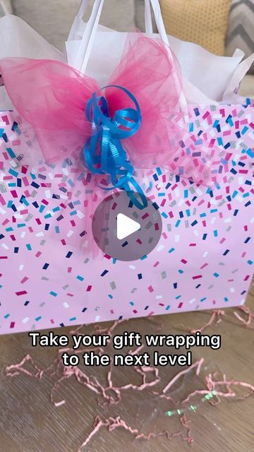 Felicia Pettit | CREATING PARTIES & GIFTS on Instagram: "Give your gift bag a personal touch with a handmade bow!🎀 Perfect for making someone feel extra special. Check out the step-by-step tutorial!

🎉Happy Gifting friends!🎉

#giftwrapping #gift #giftideas #diybows #diy #girlgifts" Diy Bows, Tulle Bows, Gift Bows, Handmade Bows, Wired Ribbon, Gift Bags, Party Gifts, Girl Gifts, Personal Touch