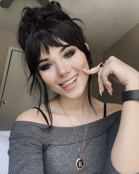 Nonsalemwitch Claire, Goth Rock Aesthetic, Claire Estabrook, Free Hairstyle, Goth Hair, Hairstyle Trends, Hairstyle Ideas, How To Make Your, Hairstyles With Bangs