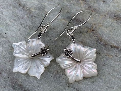 bellafleurz Kailua Kona, Jewelry Accessories Ideas, Dope Jewelry, Thrift Finds, Hibiscus Flower, Funky Jewelry, Jewelry Lookbook, Girly Jewelry, Dream Jewelry