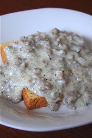 Cream Beef Recipe, Yankee Recipes, Hamburger Gravy, Creamed Beef, Cafeteria Food, Chipped Beef, Winner Announcement, Beef Recipe, Think Food