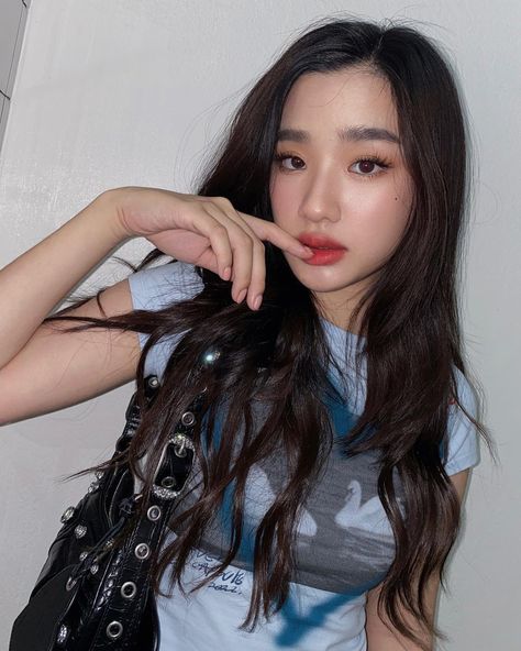 Asian Makeup Looks, Gmmtv Actors, Poses For Photos, Asian Makeup, Girl Crushes, Ulzzang Girl, Woman Face, Favorite Celebrities, Hair Inspo