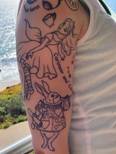 Alice In Wonderland Pocket Watch Tattoo, Alice In Wonderland Caterpillar Tattoo, Alice In Wonderland Flowers Tattoo, Tattoo Alice In Wonderland, Alice In Wonderland Tattoos, Alice In Wonderland Flash Tattoo, Alice In Wonderland Tattoo, Alice In Wonderland Tattoo Sleeve, Caterpillar Tattoo