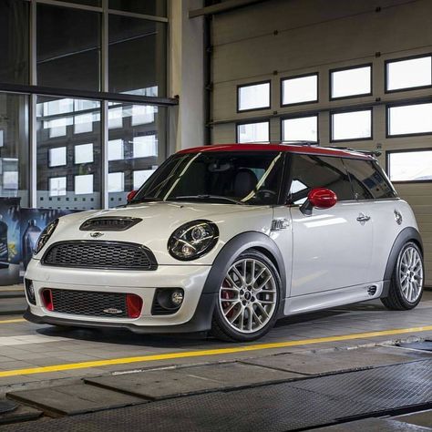 Mini Cooper Tuning, White Mini Cooper, Mini Cooper Works, Mini Cooper John Cooper Works, Mini Cooper Models, Mini Cooper Sport, Rover Mini Cooper, Mini Cooper Custom, New Mini Cooper