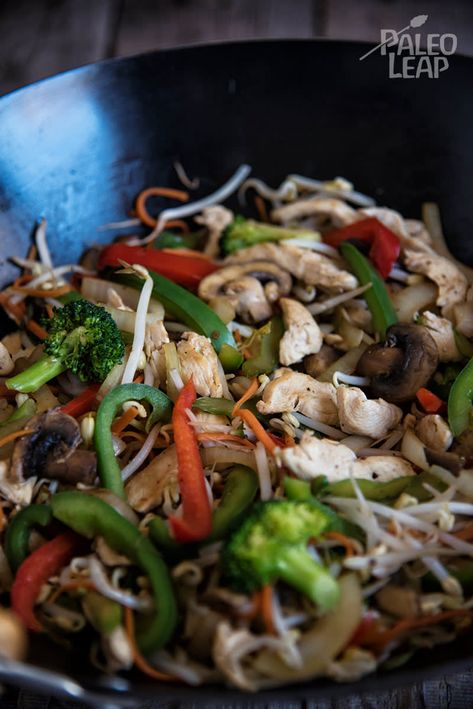 Paleo Stir Fry, Asian Stir Fry Sauce, Chicken Vegetable Stir Fry, Bean Sprout Recipes, Homemade Stir Fry Sauce, Vegetable Stir Fry Recipe, Homemade Stir Fry, Bean Sprout, Healthy Stir Fry