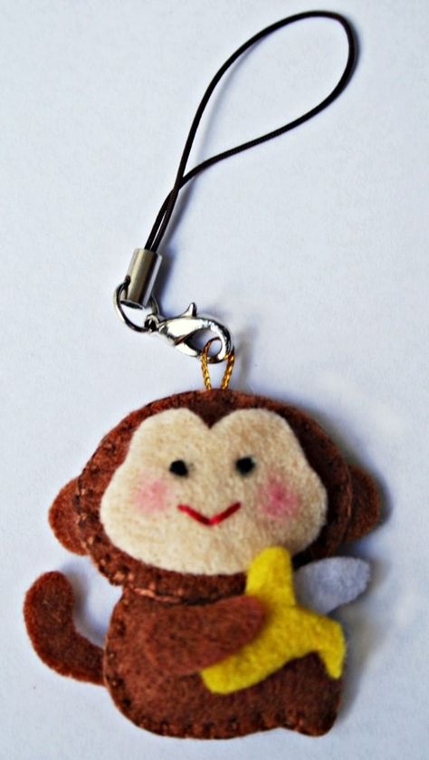 Stuffed Keychain Diy, Felt Monkey, Crafts For Friends, Felt Plushies, Monkey Keychain, Felt Keychain, Felt Crafts Patterns, Funny Monkey, Cute Sewing Projects