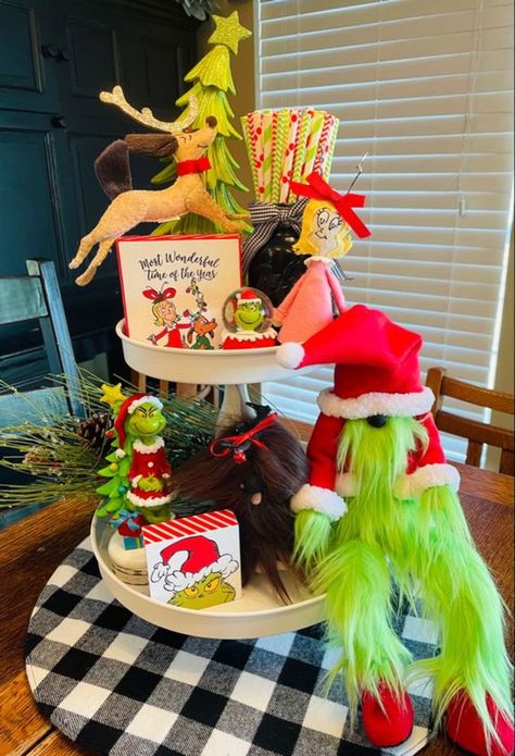 Cheap Kids Christmas Gifts, Party Movie Theme, Grinch House, Themed Christmas Party Ideas, Grinch Themed Christmas Party, Grinch Tiered Tray, Grinch Treats, Christmas Party Movie, Grinch Themed Christmas