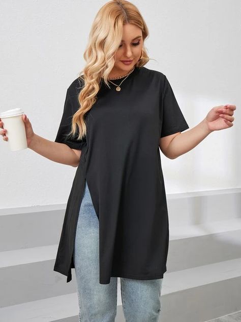 Plus Split Hem Tee | SHEIN USA Casual Outfits Plus Size, Summer Outfits Curvy, Plus Size Summer Outfits, Look Plus Size, Summer Work Outfits, Plus Size Fashion For Women, Plus Size Kleidung, Mom Outfits, Look Plus